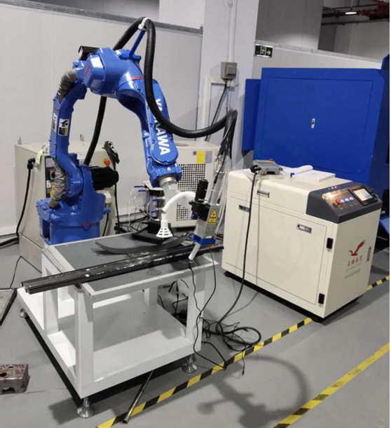 Волоконно-лазерный сварочный комплекс с роботом